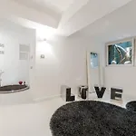 Apartament Breraprivata, Con Giardino E Jacuzzi Ad Uso Esclusivo - *