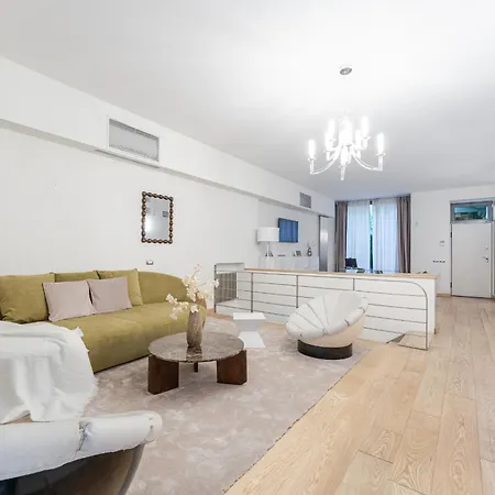 Lejlighed Breraprivata, Con Giardino E Jacuzzi Ad Uso Esclusivo - *